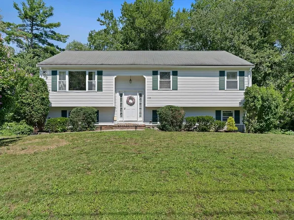 735 Pleasant St, Bridgewater, MA 02324
