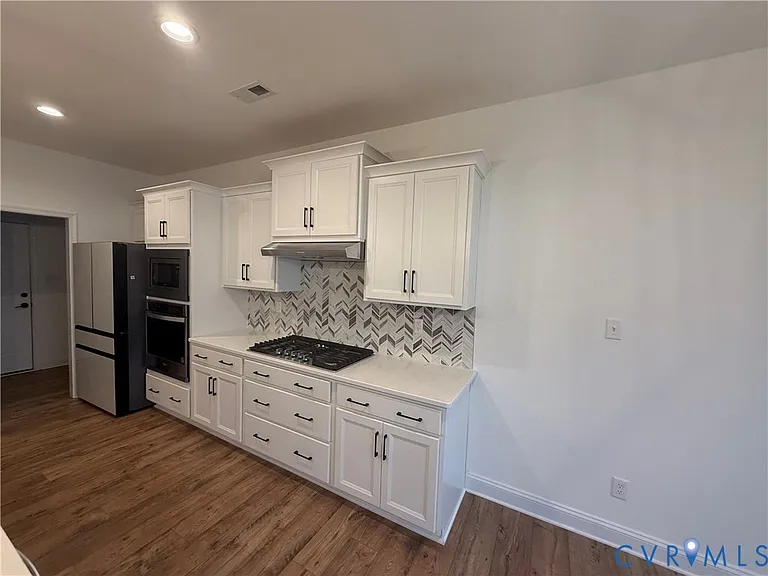 7048 Dunton Rd — Photo 11