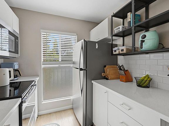 4th image of 5700 Baltimore Dr Unit 81