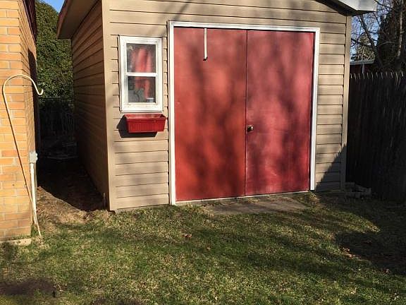 5th image of 598 Eloise Dr