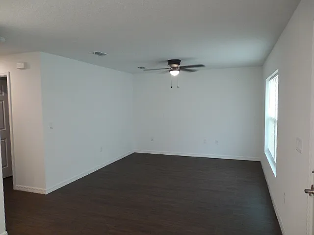 10311 Usher St — Photo 5