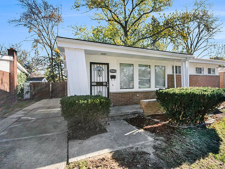 19304 Beaverland St — Photo 4