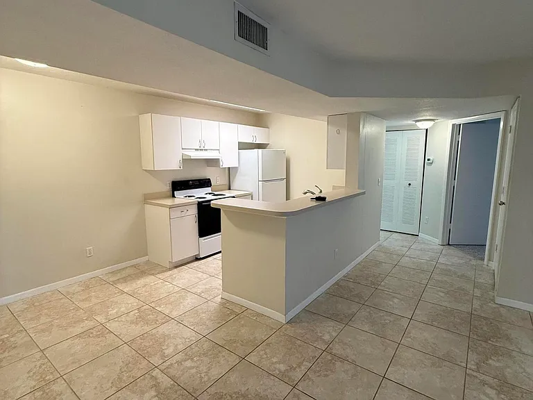 1790 Rocky Wood Cir #208 — Photo 16