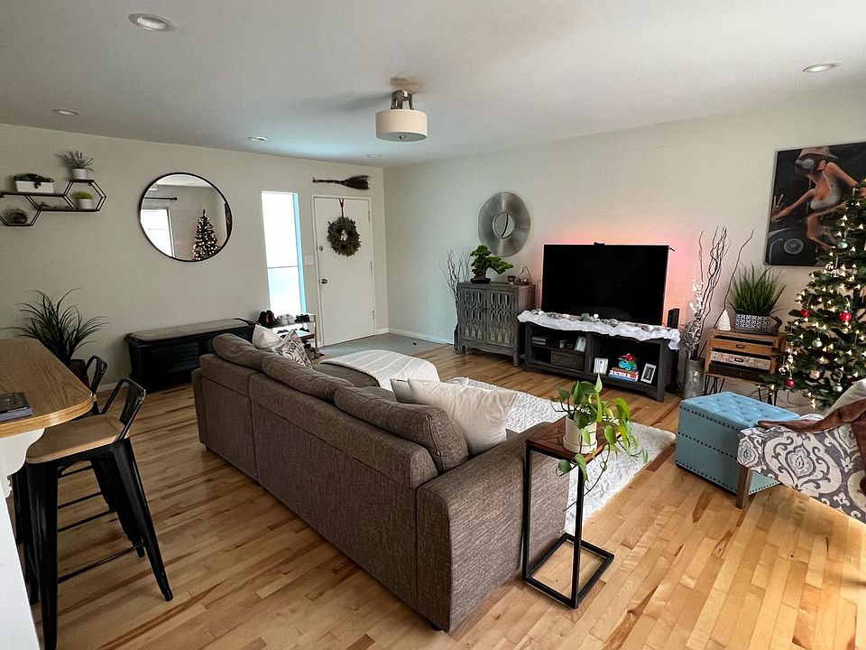 1st image of 644 5th St APT 1