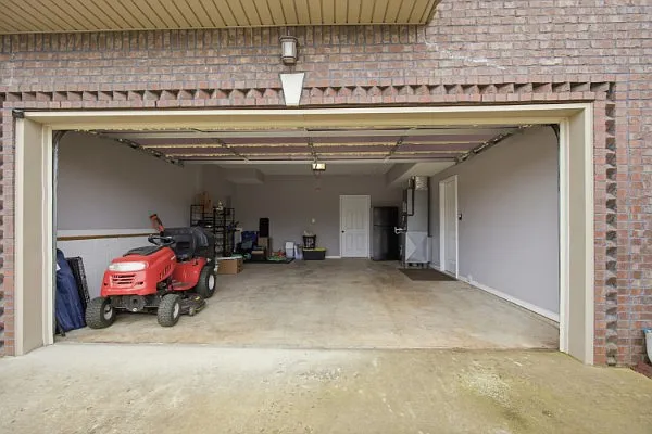 1060 Henry Place Blvd — Photo 18