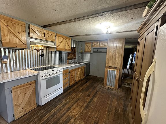 3rd image of 118 Rommel Ct