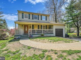 35 Hillside Rd, Pottsville, PA 17901