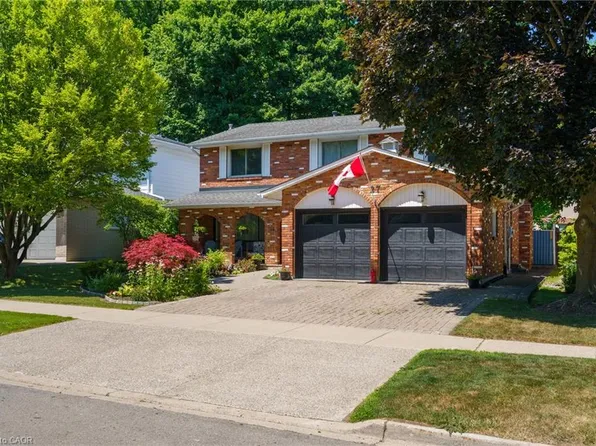 27 Jerome Park Dr, Hamilton, ON L9H 6G9