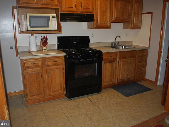 4th image of 7042 Grays Ave
