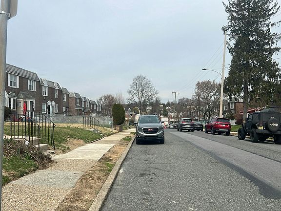 4th image of 1804 N 77th St