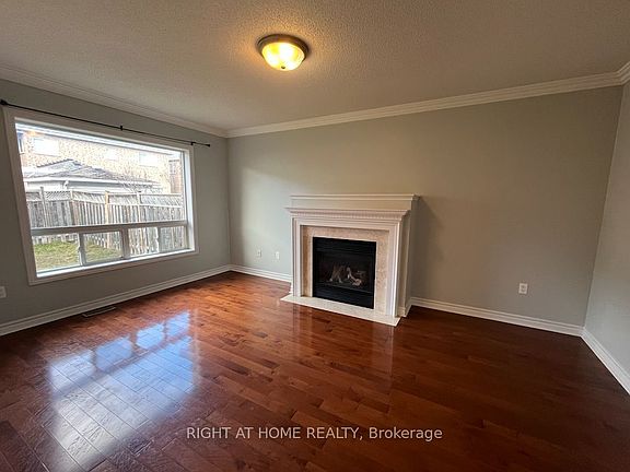 2nd image of 22 Amboise Cres