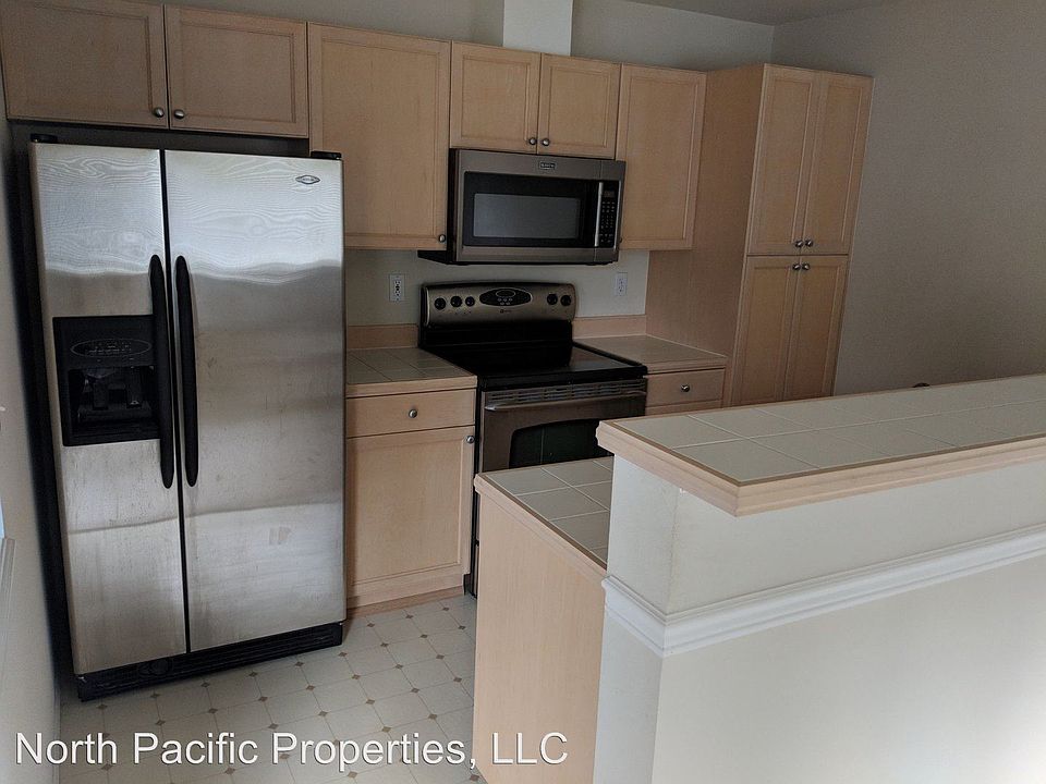 1st image of 25235 SE Klahanie Blvd APT L302
