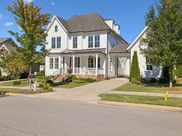 9048 Berry Farms Xing, Franklin, TN 37064