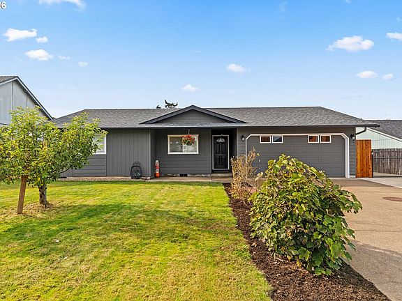 2nd image of 1096 Cedar Ct