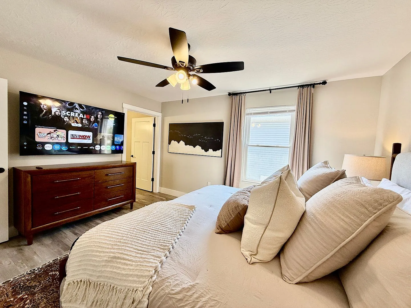 New Construction Home In West Chester, OH 5 BR — Photo 3