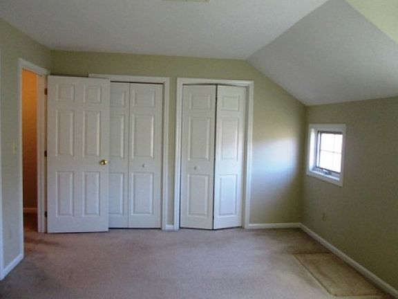 3rd image of 10 Sundown Dr Unit D