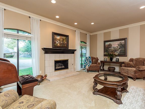 3rd image of 5403 Sapphire Ct