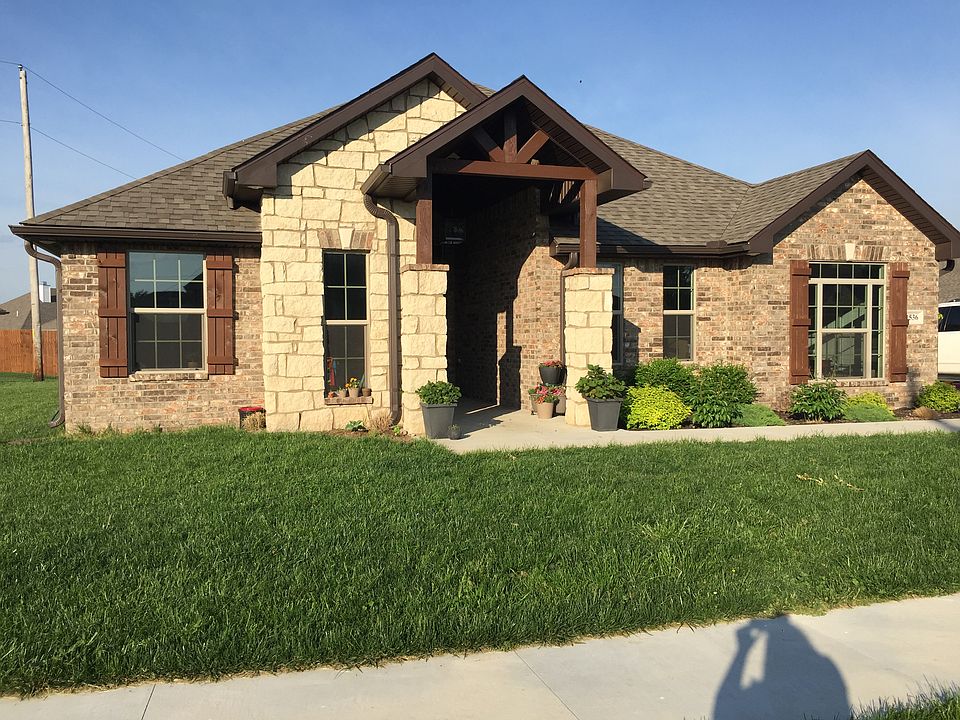 All brick/stone exterior