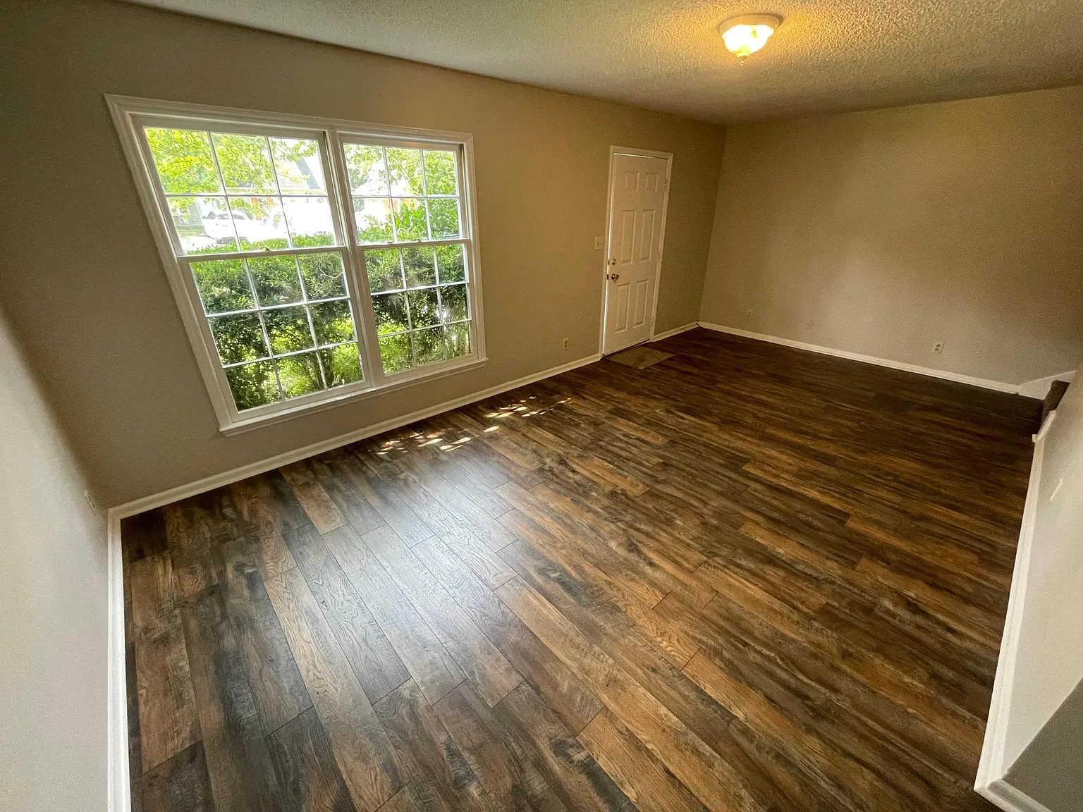 3 bed, 2.5 bath, 1320 sqft, $1,095 — Photo 4