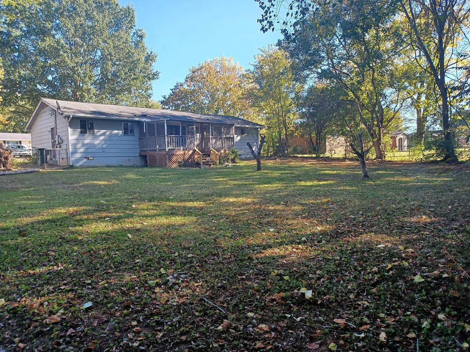 3 bed, 1.5 bath, 1400 sqft, $1,700 — Photo 3