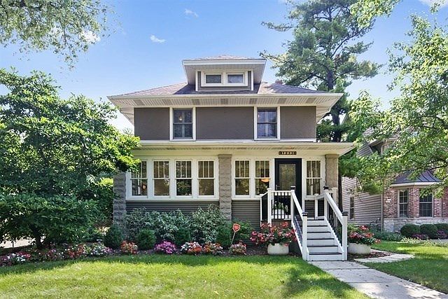 1233 Maple Avenue, Downers Grove...just blocks from downtown Downers Grove, Main Street Metra Train 