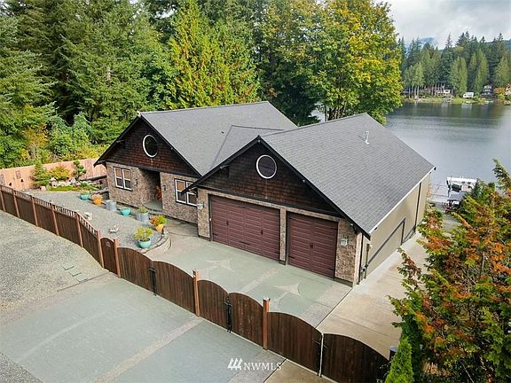 3rd image of 176 Alder Dr