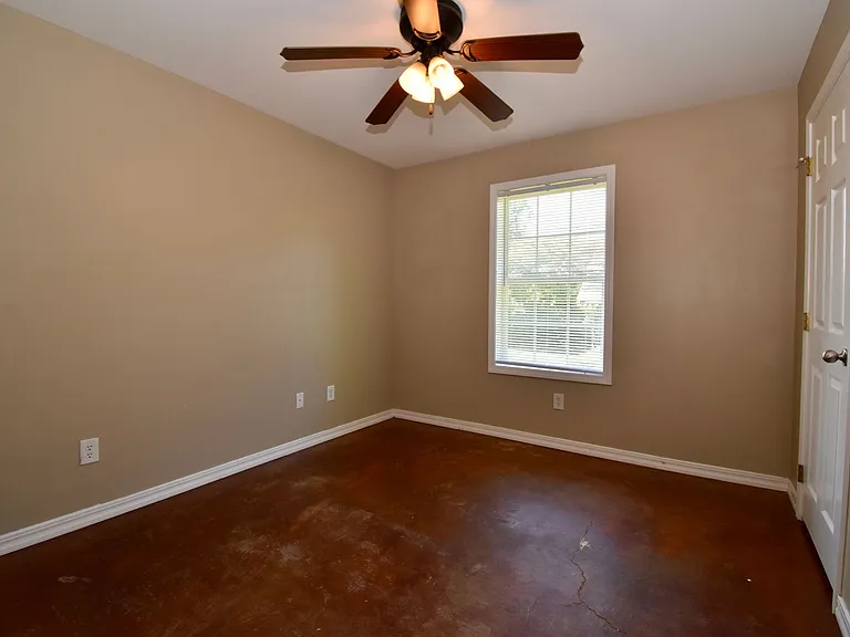 616 Evans St — Photo 10