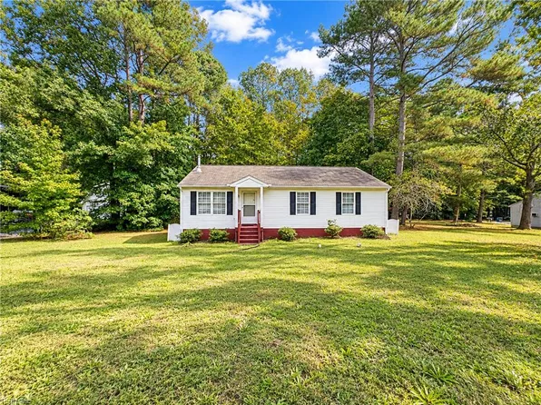9961 Grove Ct, Gloucester, VA 23061