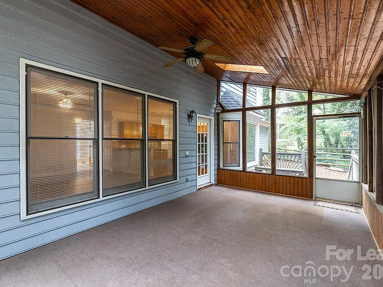 5238 Downing Creek Dr — Photo 33