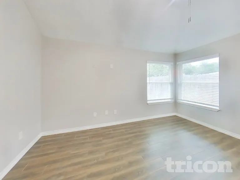 15614 Fox Springs Dr — Photo 9