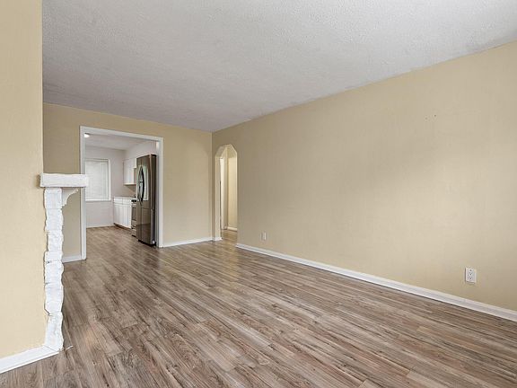 4th image of 117 Elizabeth St #3
