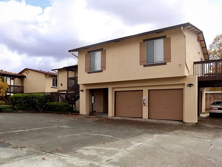 490 Washington Blvd, Fremont (Mission San Jose) — Photo 1
