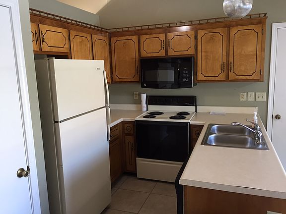 3rd image of 236 Kathleen Ct