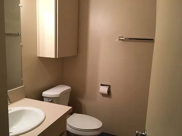 1318 S Ivy St — Photo 9