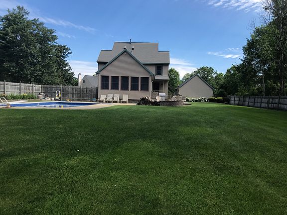 4th image of 6 Mystic Ln