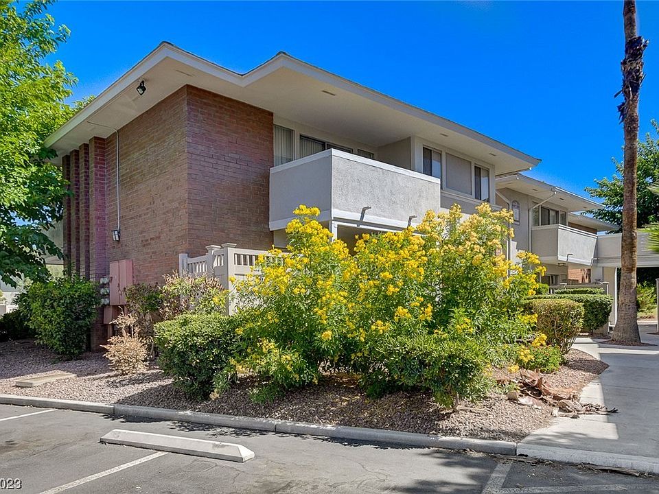 1st image of 793 Oakmont Ave Unit 203