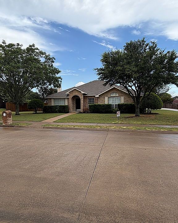 1st image of 741 Crest Ridge Dr