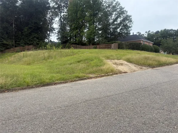 138 Lakebend Dr, Elmore, AL 36025