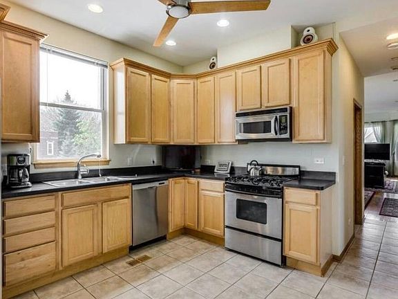 4th image of 3905 N Francisco Ave