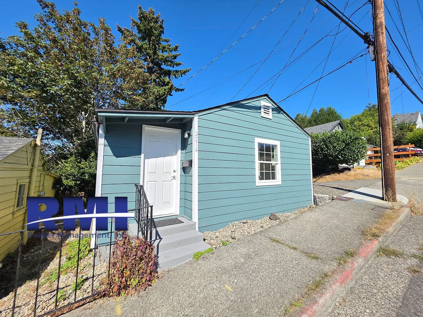 Low maintenance 2 bedroom — Photo 2