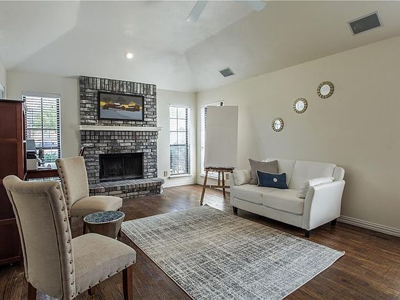 2nd image of 1514 Evergreen Dr