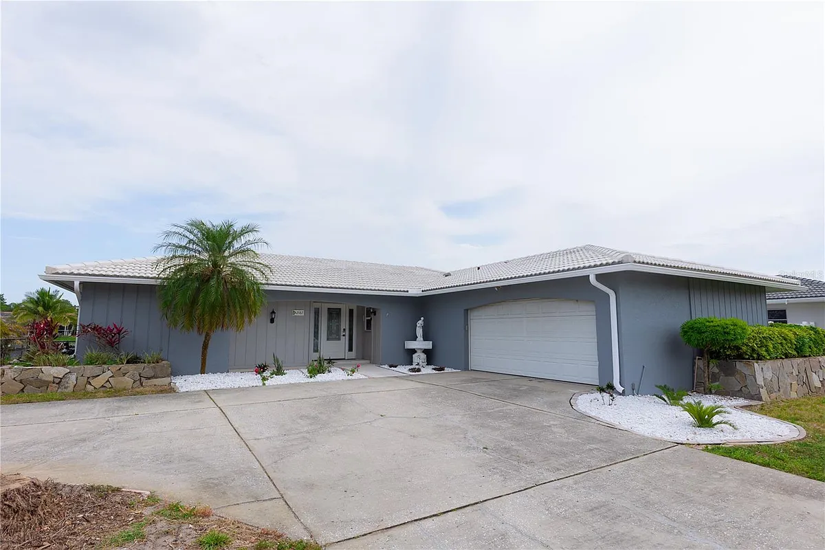 Building Photo - 2187 Waterside Dr