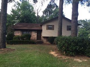 1379 Golden Forest Dr, Bessemer, AL 35022