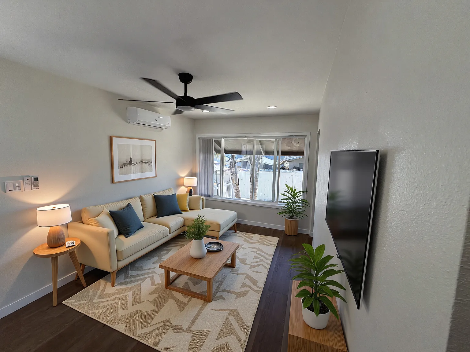 2 bed, 650 sqft, $2,500 — Photo 1