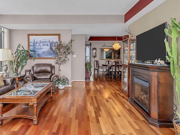 5th image of 5885 Olive Ave #2301