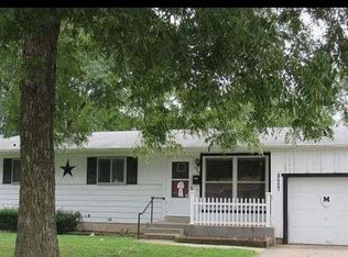 10406 Hobkirk Dr, Saint Louis, MO 63137