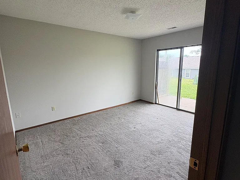 1408 Ash Ct #1408 — Photo 6