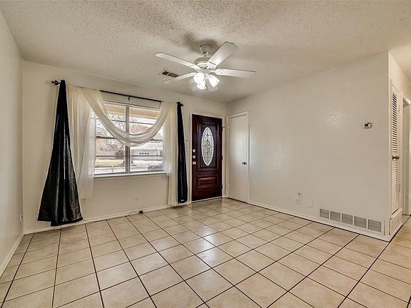 3rd image of 806 S Mills Dr