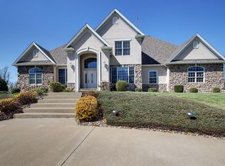 1719 Fieldstone Dr, Quincy, IL 62305