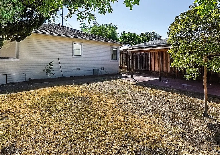 1351 Chestnut St — Photo 30